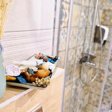 Apartament Chic, Sunny And Cozy One Bedroom Bliss Warna