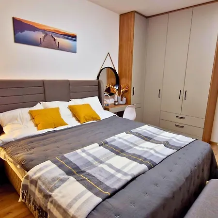 Modern With Free Parking And Balcony Апартамент *