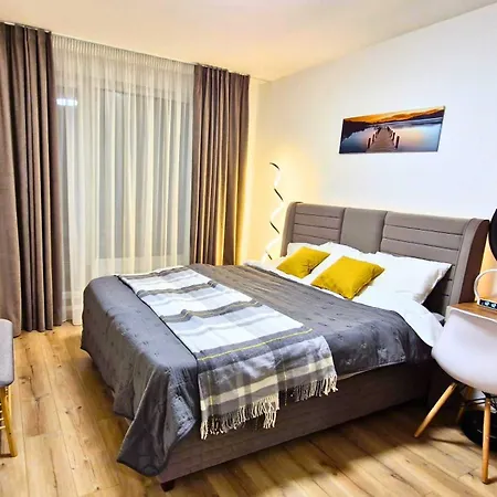 Modern With Free Parking And Balcony Апартамент *
